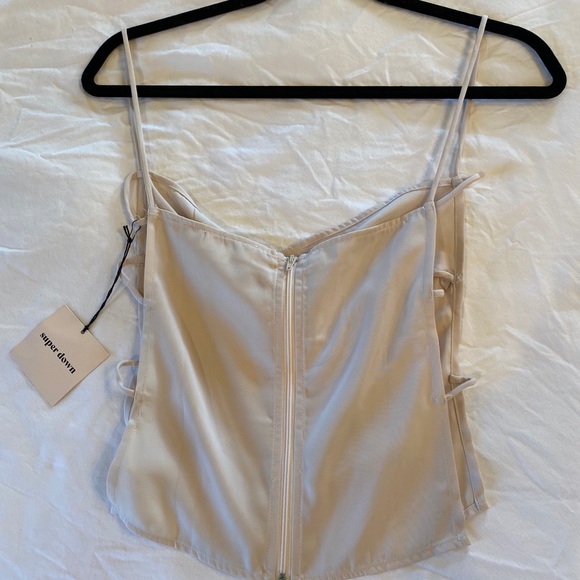 Superdown Cut Out Cami Top - Picture 3 of 4